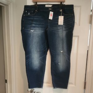 NWT Torrid Sz 22 Boyfriend Crop Denim Jeans Distressing
